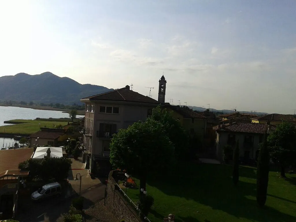 Locanda Del Lago Rosmunda Clusane Hotel